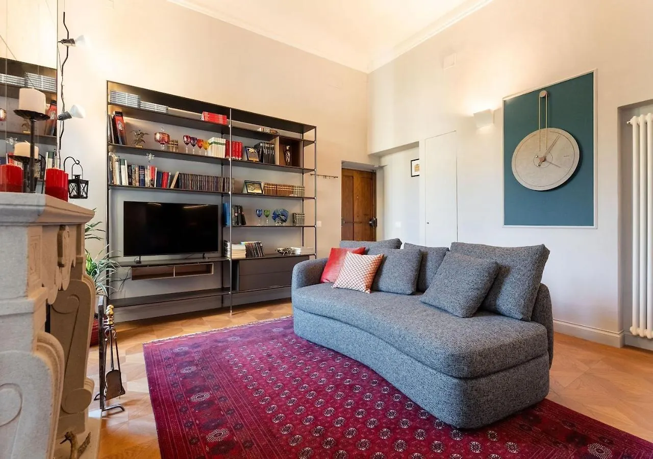 Comfortable Wide Apartment In The Core Of Florence