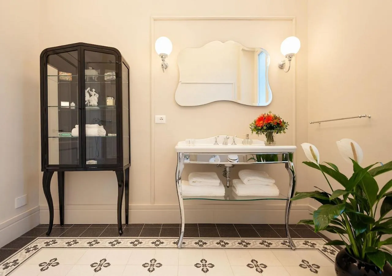 Comfortable Wide Apartment In The Core Of Florence